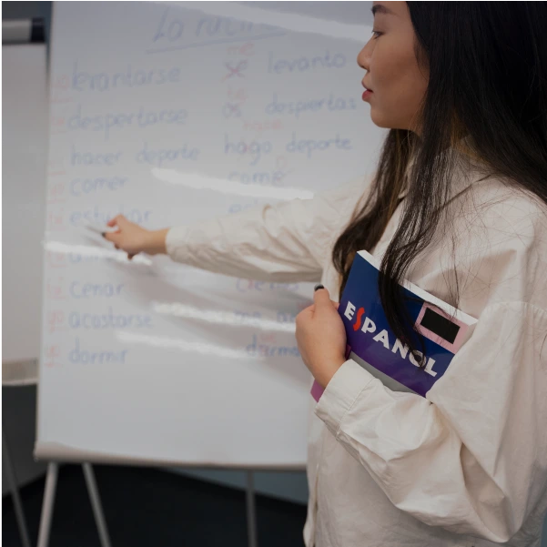 Curso de Espanhol Instrumental Aplicado ao Turismo e Hospitalidade - 6 meses